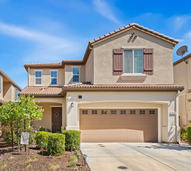 Building Photo - HOT Property!  Roseville 3/3 w/Oasis Backyard!  Please reference ad for viewings!