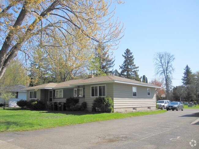 Building Photo - 516 N 8th St