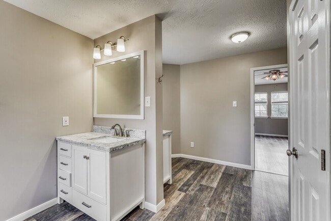 Building Photo - 21902 Willow Shadows Dr