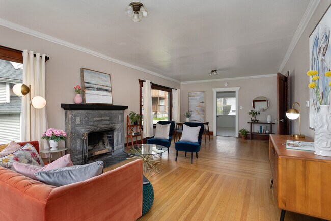 Building Photo - 3819 S G St