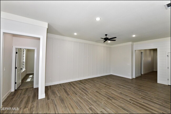 Building Photo - 13868 Paseo Perlas Dr