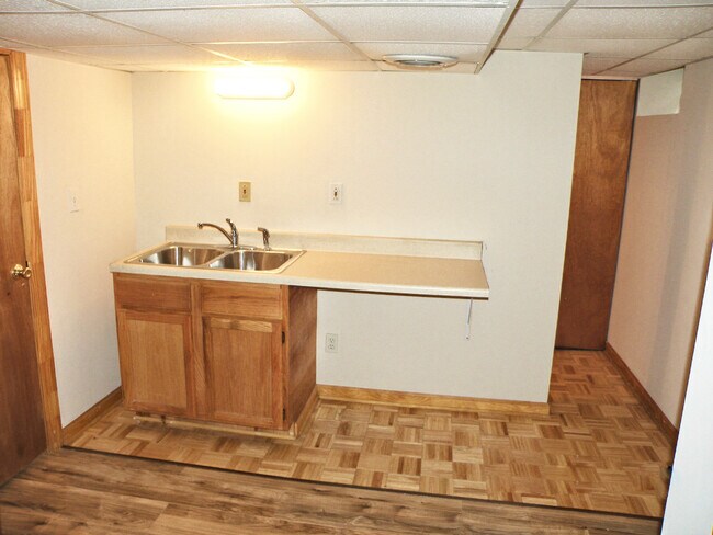 Building Photo - 3255 Euclid Heights Blvd
