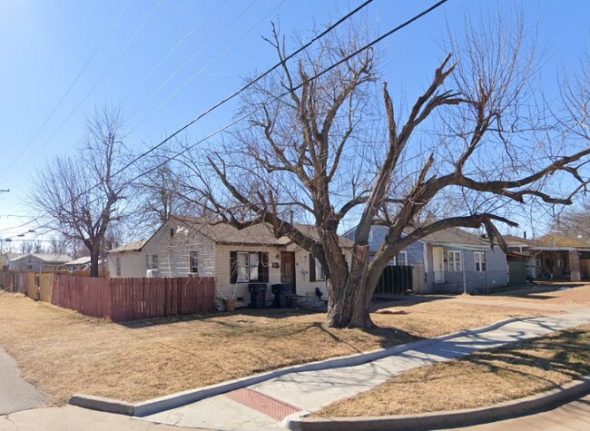 Building Photo - 3200 SW 46th St