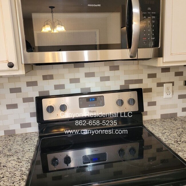 Building Photo - 4396 Moat Dr