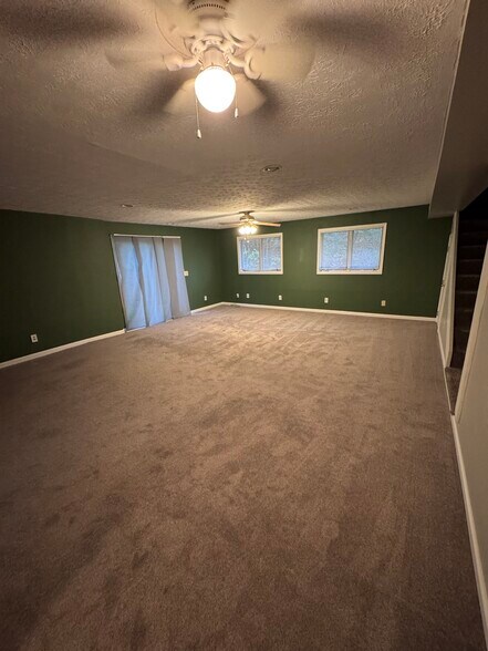 Building Photo - 4123 Regentview St NE