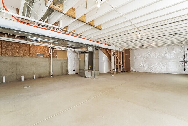 Building Photo - 9241 Rifle St