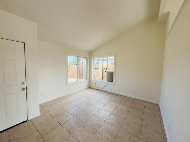 Building Photo - 3282 N Mica Dr