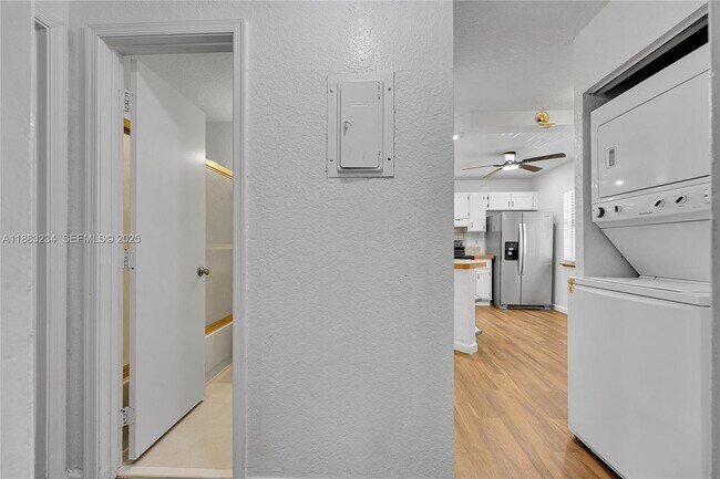 Building Photo - 9158 NW 40th St