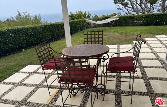 Building Photo - 3440 Shoreheights Dr