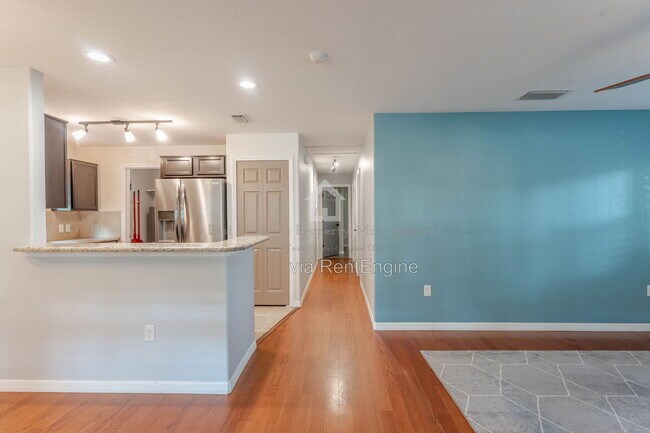 Building Photo - 2403 Mayer St