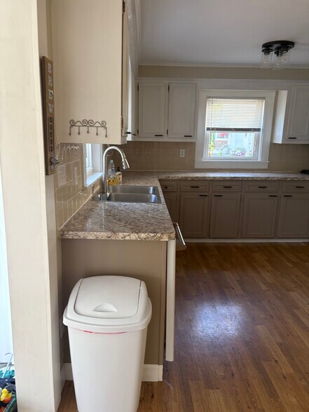 Building Photo - 3 Crimson Glory Ln
