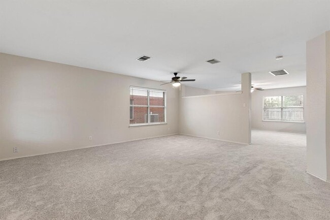 Building Photo - 1815 Brentwood Dr