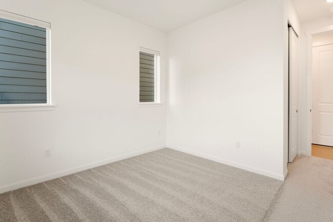 Building Photo - Newer Construction