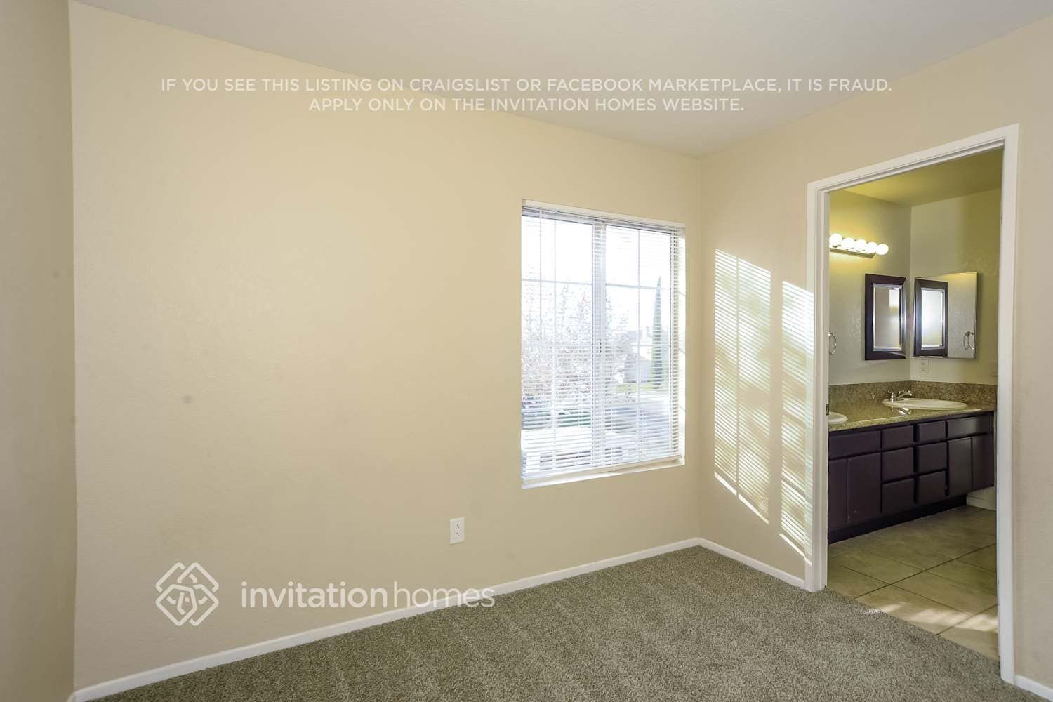 Building Photo - 5516 W Ave L 6