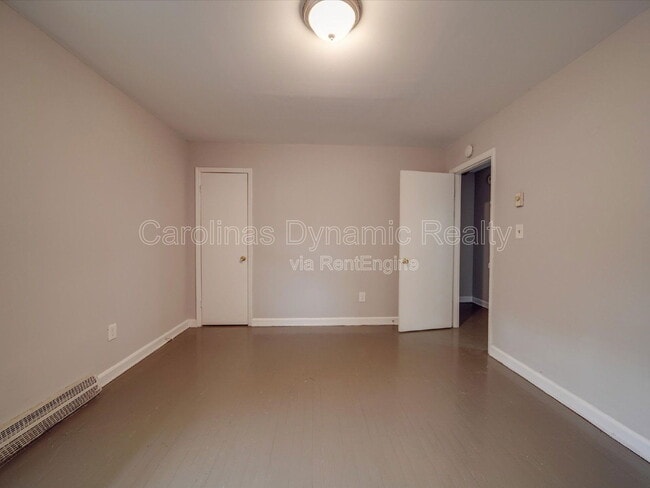 Building Photo - 325 S Gardner Ave