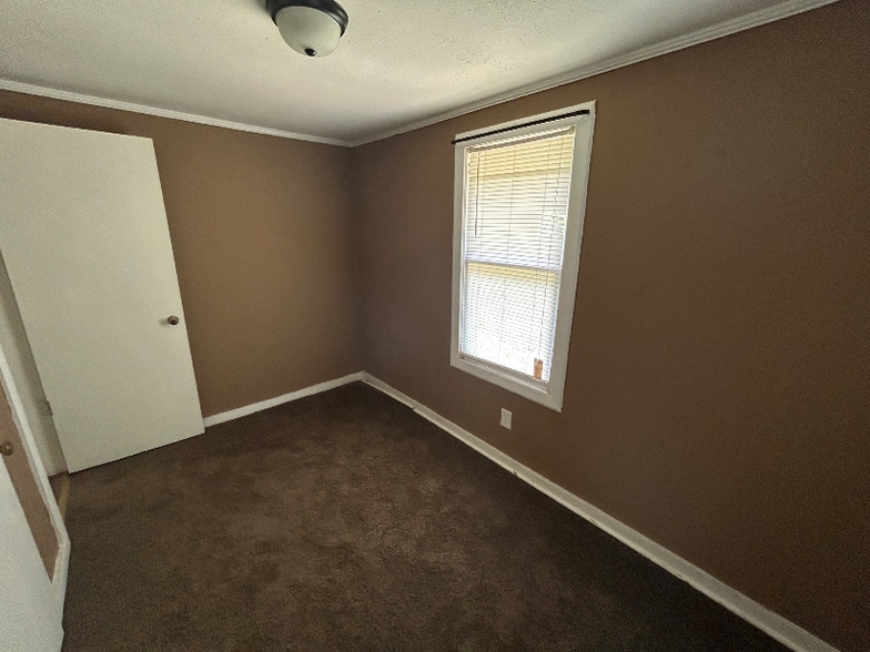 Building Photo - 107 Shirley Dr