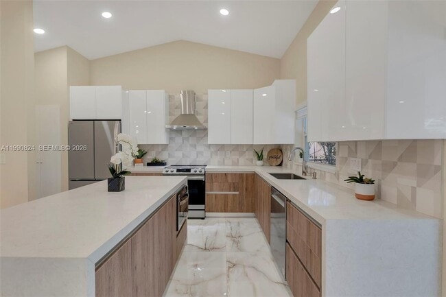 Building Photo - 10425 NW 48th Manor