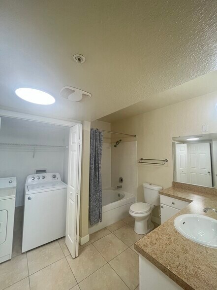 Building Photo - 304 E South St