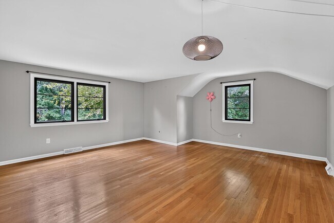 Building Photo - 6 Mill Race Pl