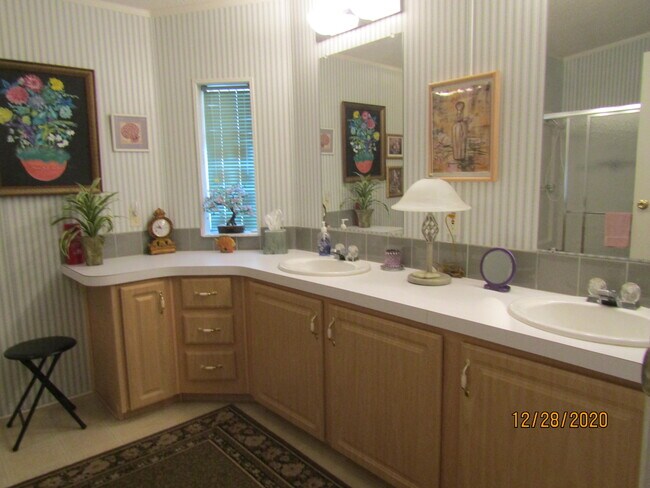 Building Photo - 7940 Meadowlark Ln