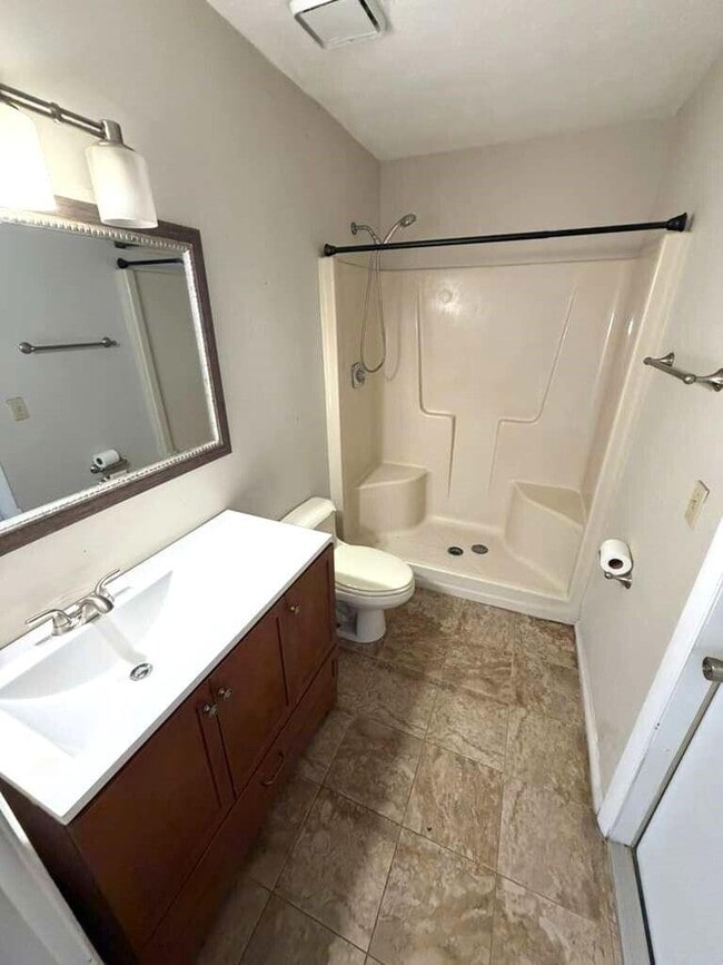 Building Photo - 2055 SW Cranberry St