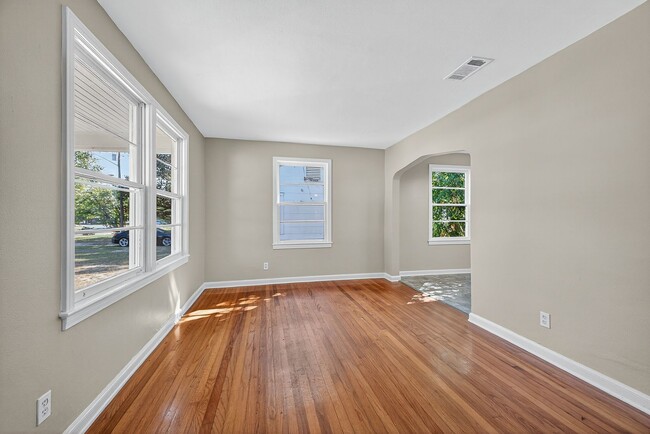 Building Photo - MOVE IN SPECIAL: HALF OFF first full month of rent!!!