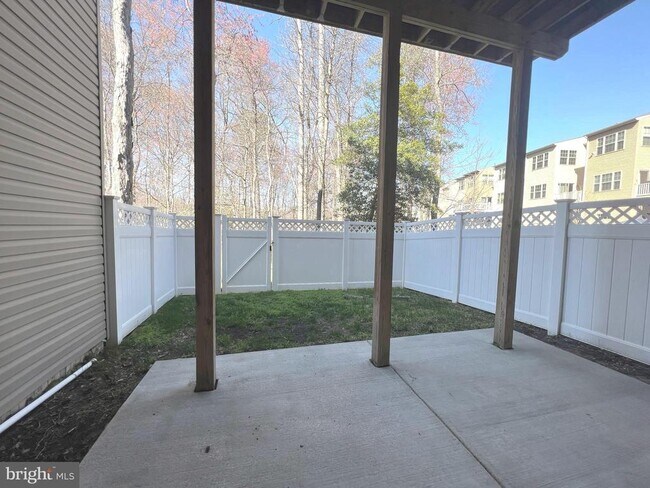 Building Photo - 620 Shore Forest Dr