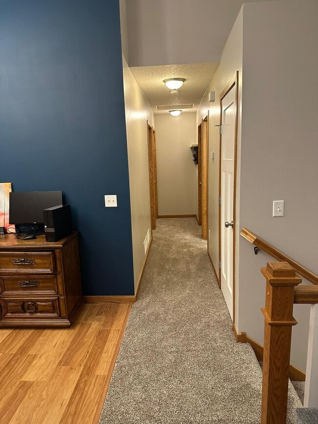 Building Photo - 1526 18th Ct SE