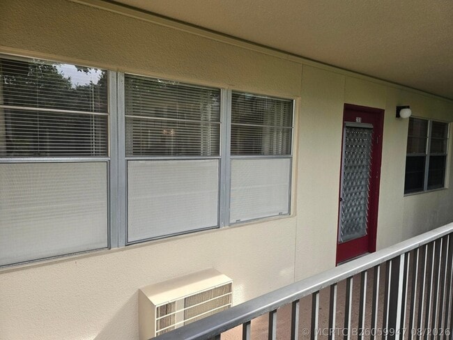 Building Photo - 151 SW 134th Way