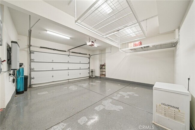 Building Photo - 1151 Summit Oak Dr