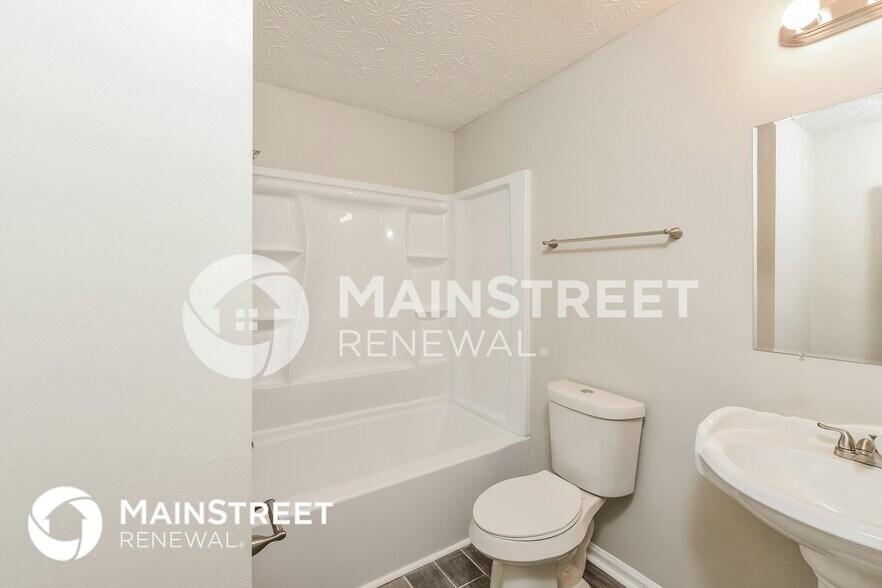 Building Photo - 6258 Leverett Dr