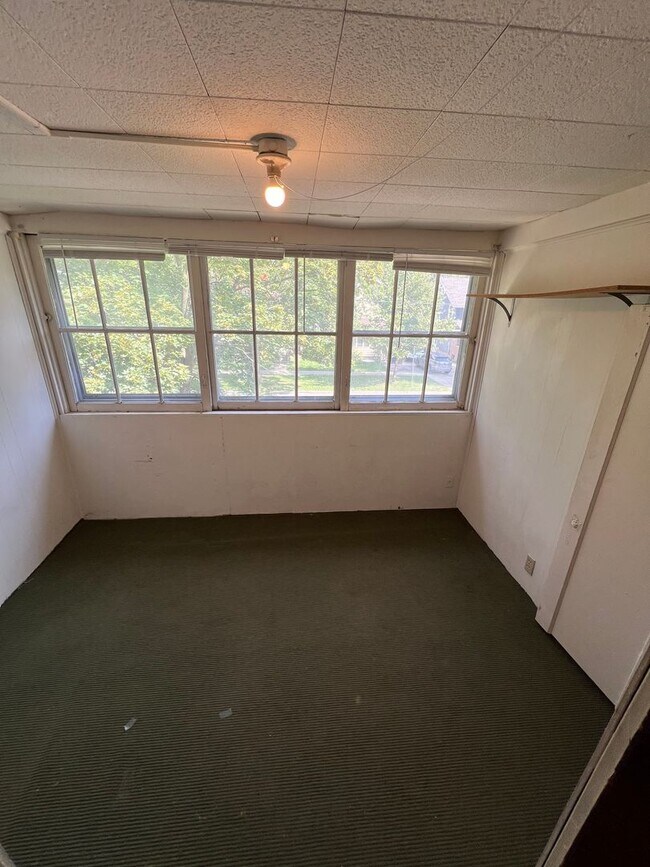 Building Photo - 935 Vilas Ave