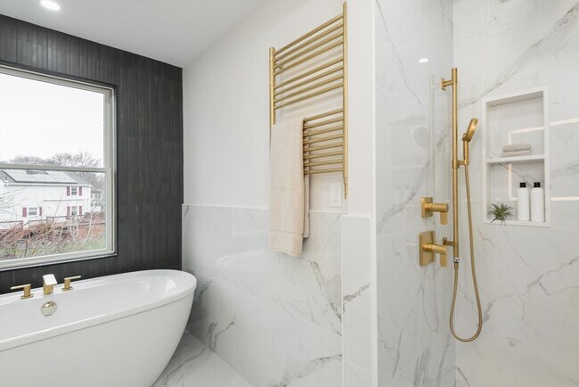 Building Photo - 6 Gordon Rd