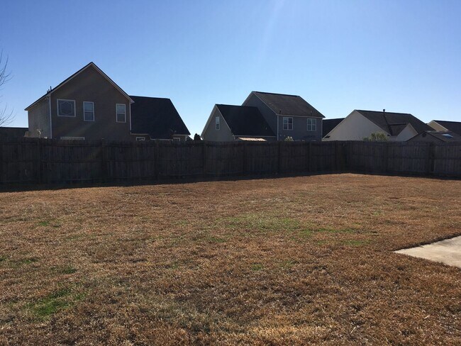 Building Photo - 241 Collinwood Dr