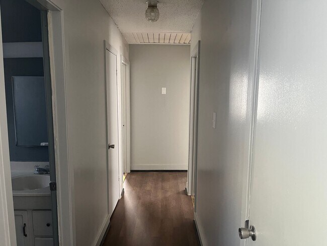 Building Photo - $1,195 - 3 Bedroom 1.5 Bathroom House In Jacksonville