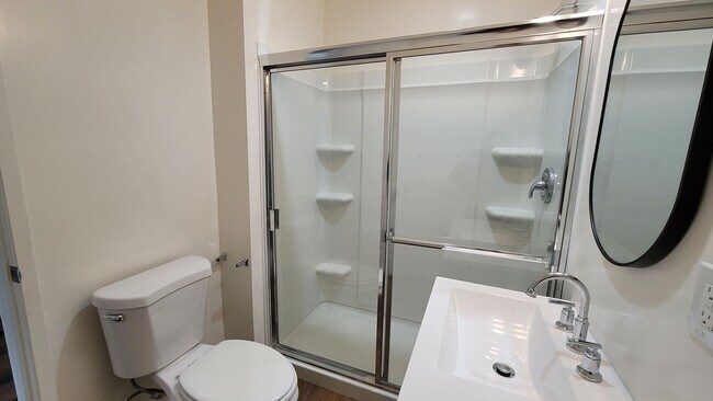 Building Photo - 1 Month Free! Fully Renovated Studio with ...