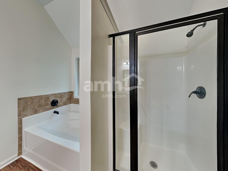 Building Photo - 3004 Feldwood Ct