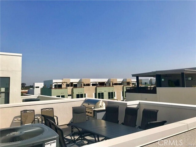 Building Photo - 1654 Pomona Ave