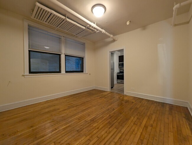 Building Photo - 2330 N Spaulding Ave