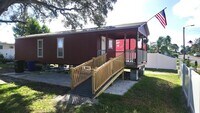 Building Photo - 2108 Roselawn Dr