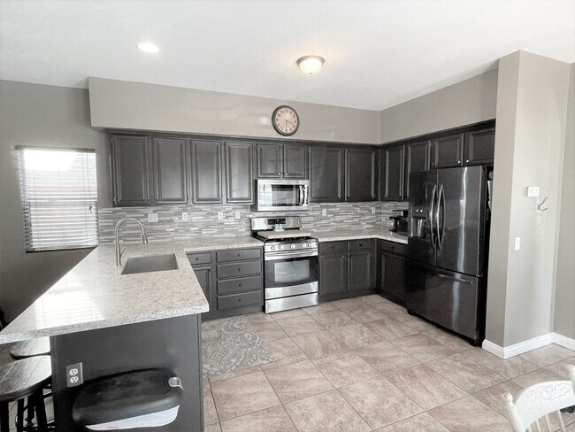 Building Photo - Desirable Old School Housing Community 3 bed x 2.5 Bath 2411 Sqft - Gated Community!!!