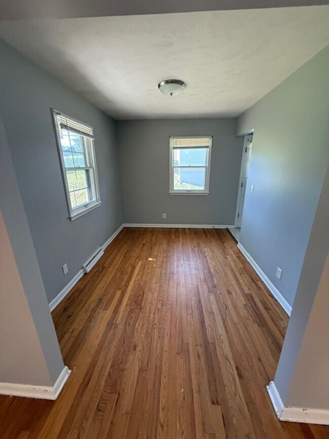 Building Photo - Benson 3 Bedroom!
