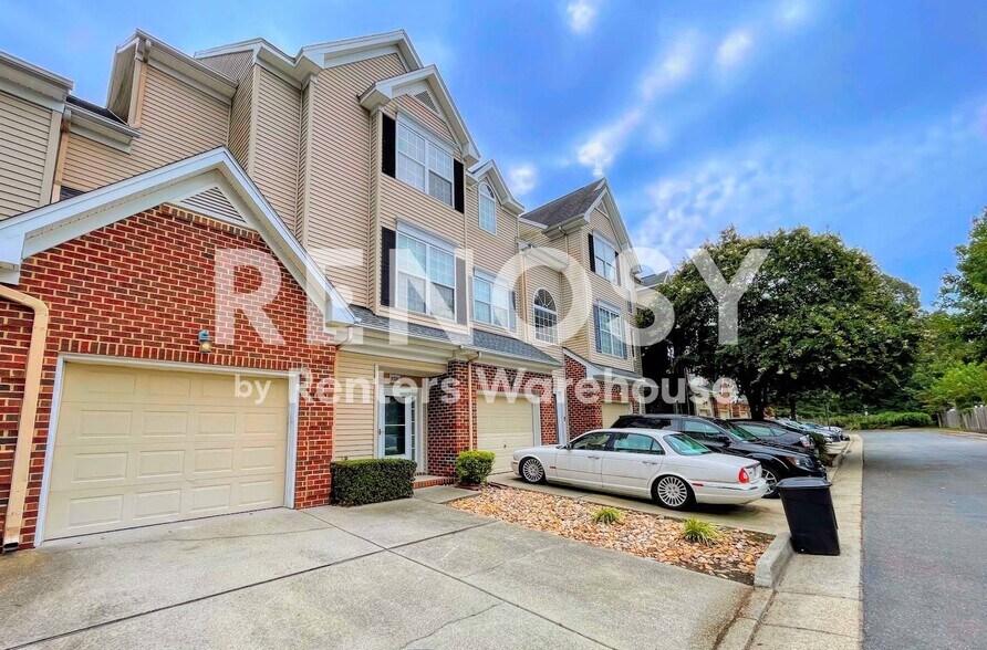 Building Photo - 5520 Summer Crescent