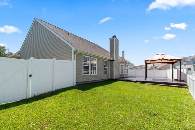 Building Photo - Winslow Home