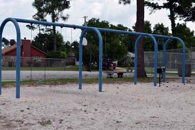 Building Photo - 1223 Redwood Ln