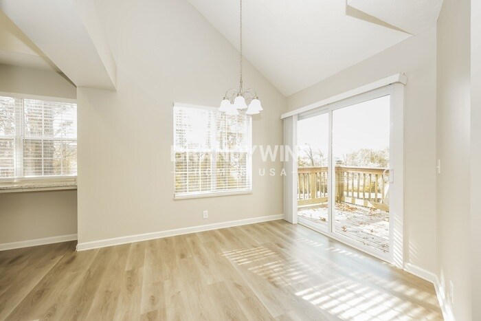 Building Photo - 5929 Colchester Dr