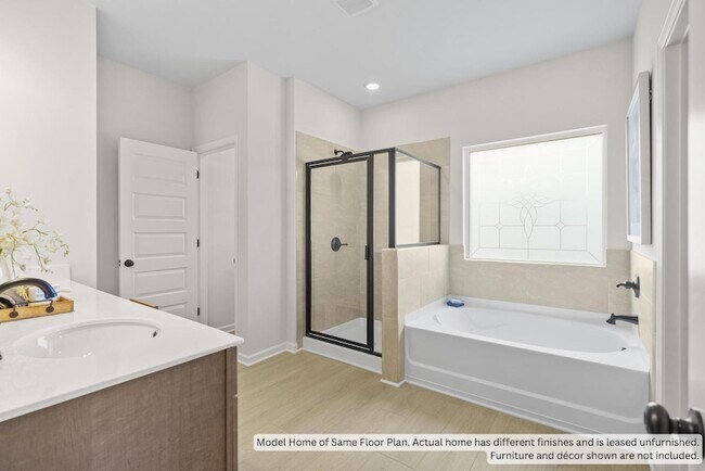 Building Photo - 11053 Valmont Ln