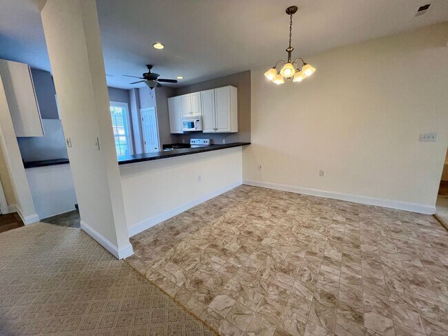 Building Photo - 2 Bedroom Townhouse in Campbell County