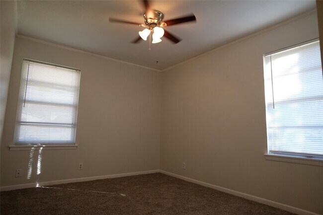 Building Photo - 3401 Princeton Dr