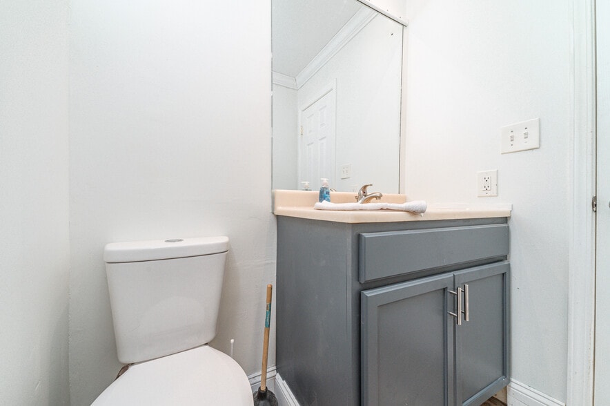 Building Photo - 1748 Paulas Huskey Cir